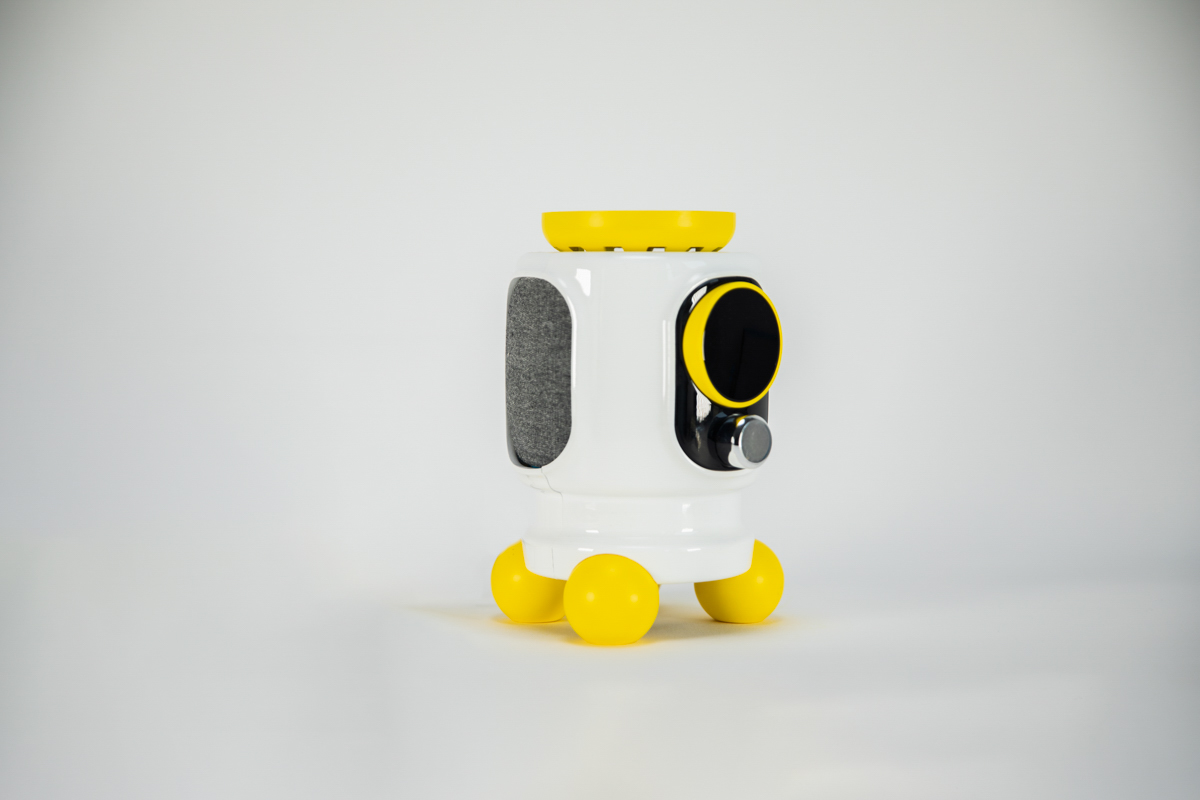Jules - An AI-Enabled Speaker and Projector for Children